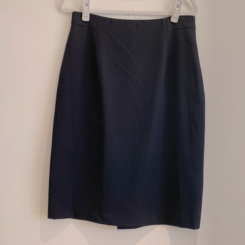 Chester & Peck navy blue lined skirt size 8/10